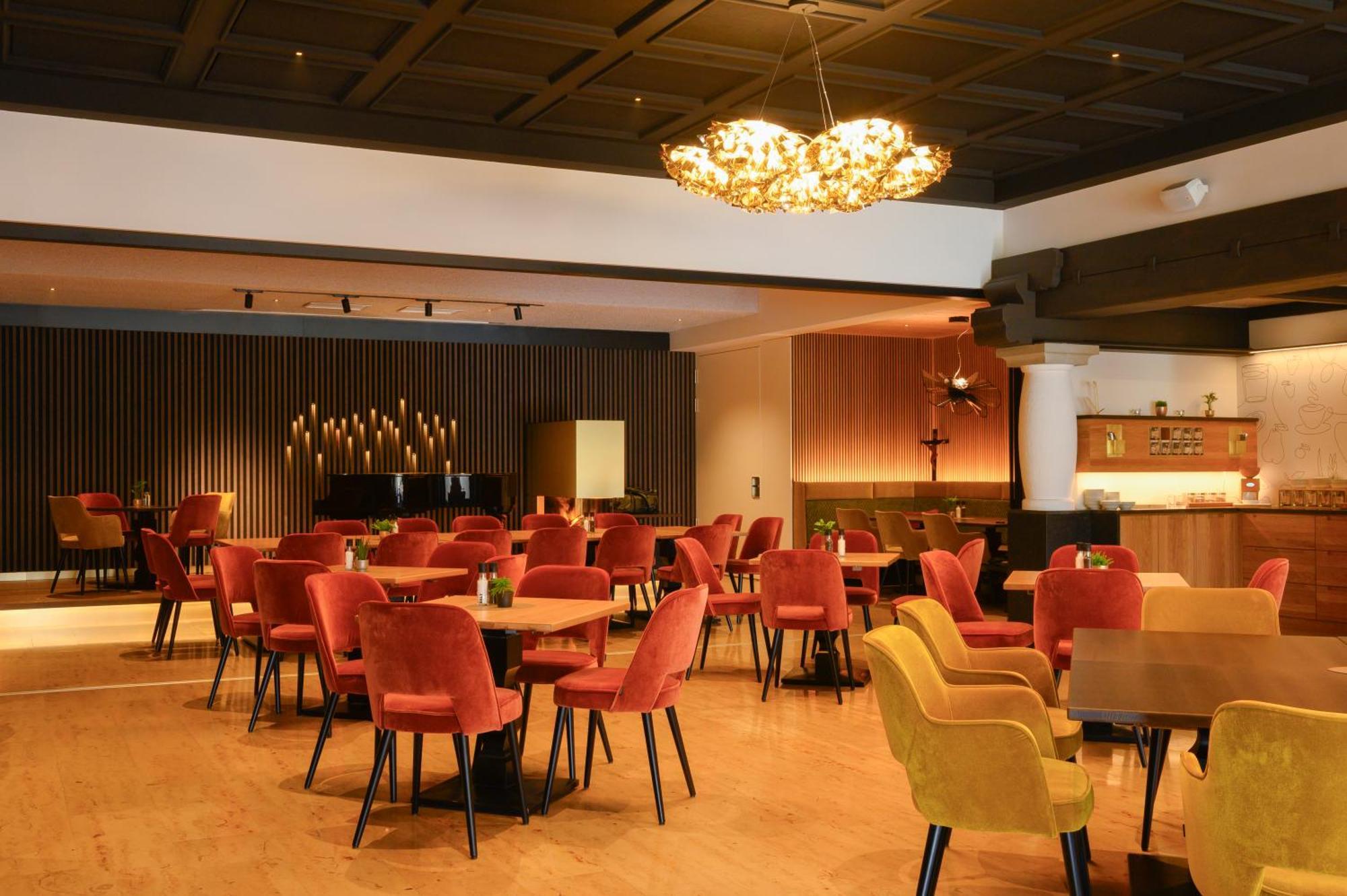 Aktivhotel Foettinger Steinbach am Attersee Exterior photo