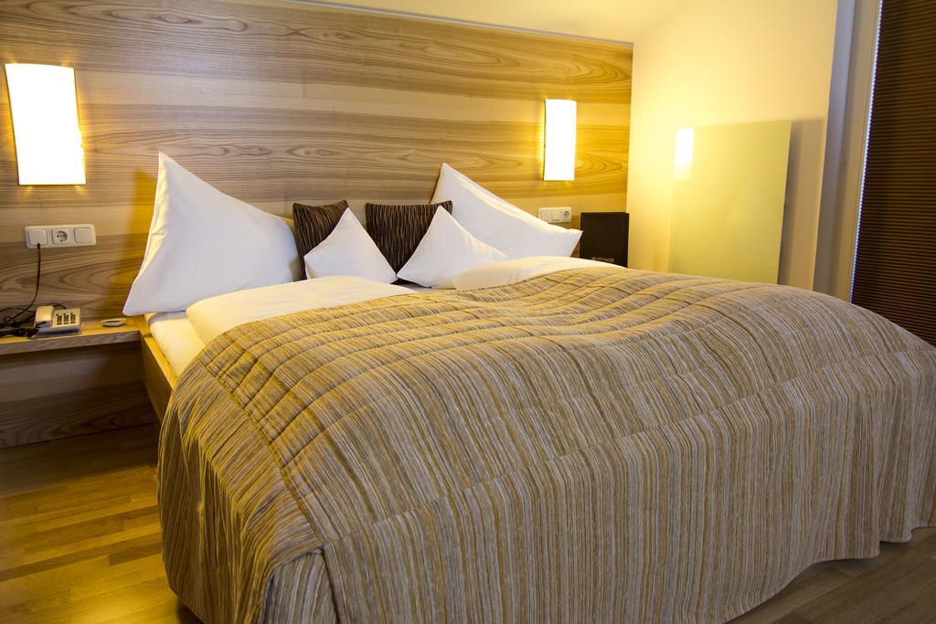 Aktivhotel Foettinger Steinbach am Attersee Exterior photo